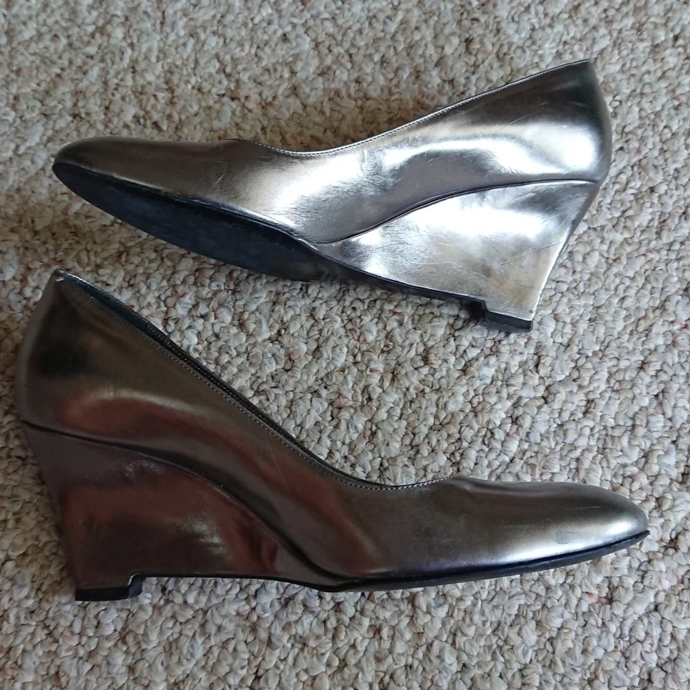 MaxMara Silver tone wedge Pumps size 7.5